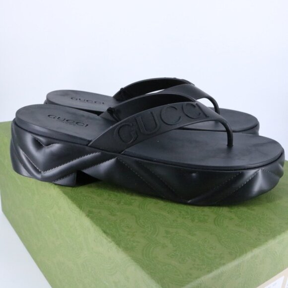 Gucci Size 37 Black Logo Rubber Platform Flip Flops Thongs Sandals - Picture 1 of 5